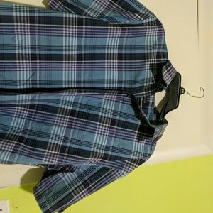 Van Heusen casual short sleeve shirt. Size 16.